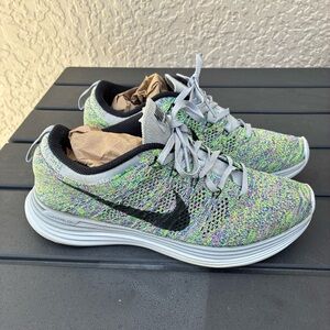 Nike Skynet Luna Size 8